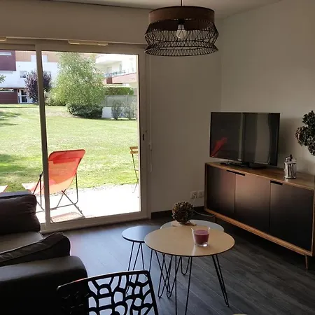 Charmant Studio Avec Terrasse Jardin Au Centre De Apartment *
